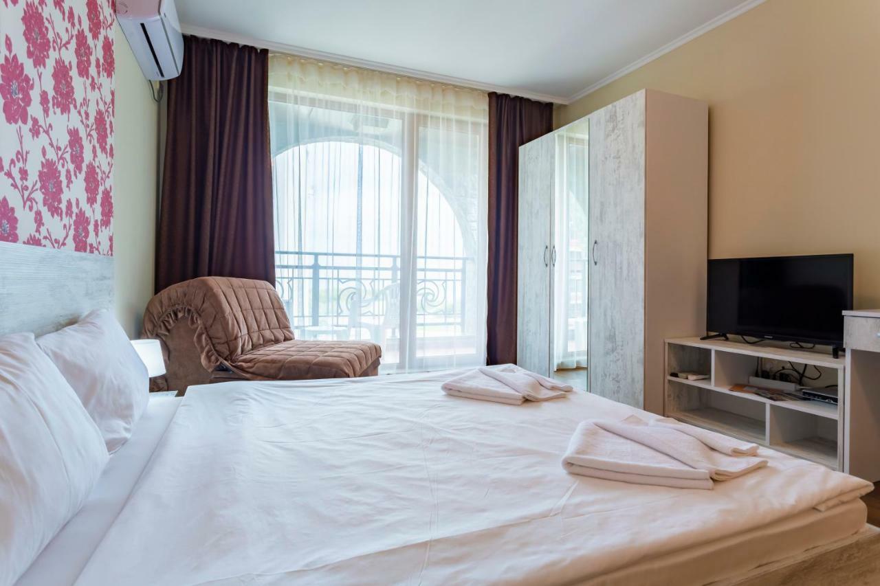 Rose Gardens Apart Hotel Ahyolu Dış mekan fotoğraf