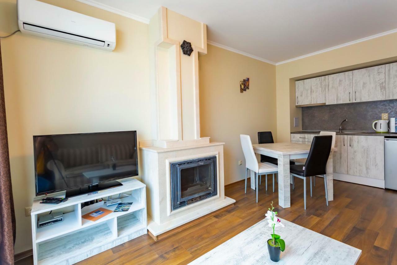 Rose Gardens Apart Hotel Ahyolu Dış mekan fotoğraf